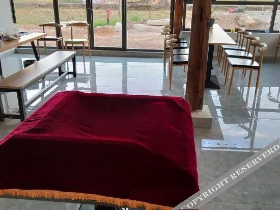Puzhehei 72 Hou Star Lotus Hot Spring Hotel