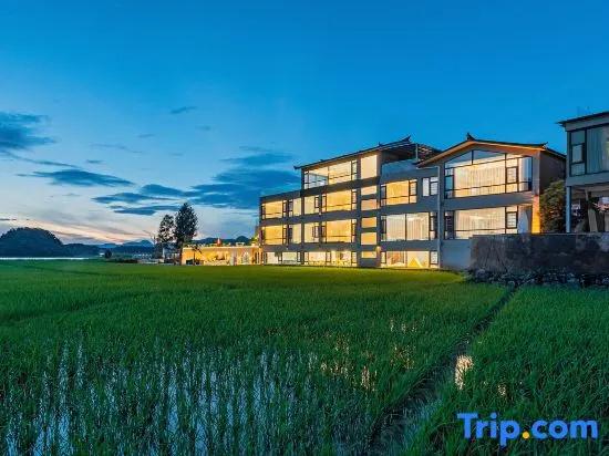 Puzhehei Qingmo Lakeview Resort Hotel