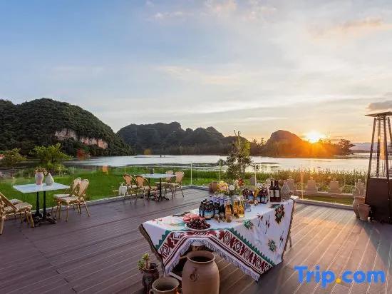 Puzhehei Qingmo Lakeview Resort Hotel