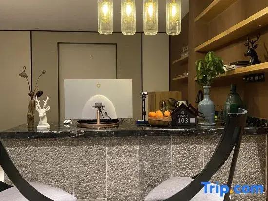 Puzhe hei Yunlu Lake View B & B