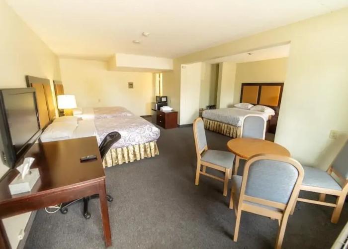 6032 Persepolis Inn