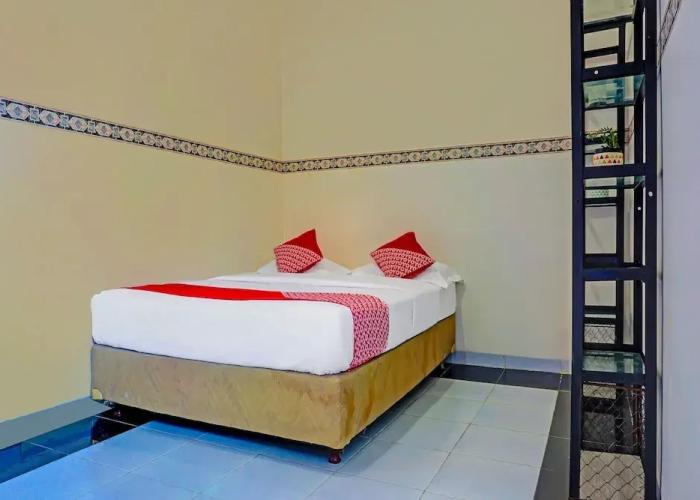 OYO 91900 Wisma Amrach