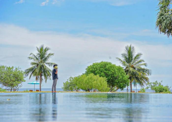 Breeze Pasikudah Resort Hotel