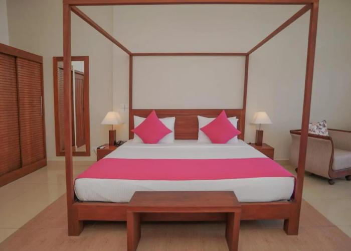 Breeze Pasikudah Resort Hotel