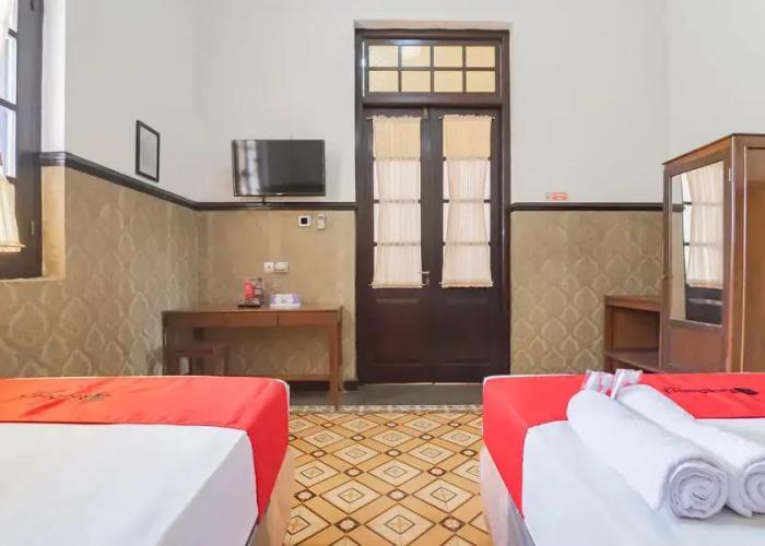 RedDoorz Syariah @ Kolonial Guest House