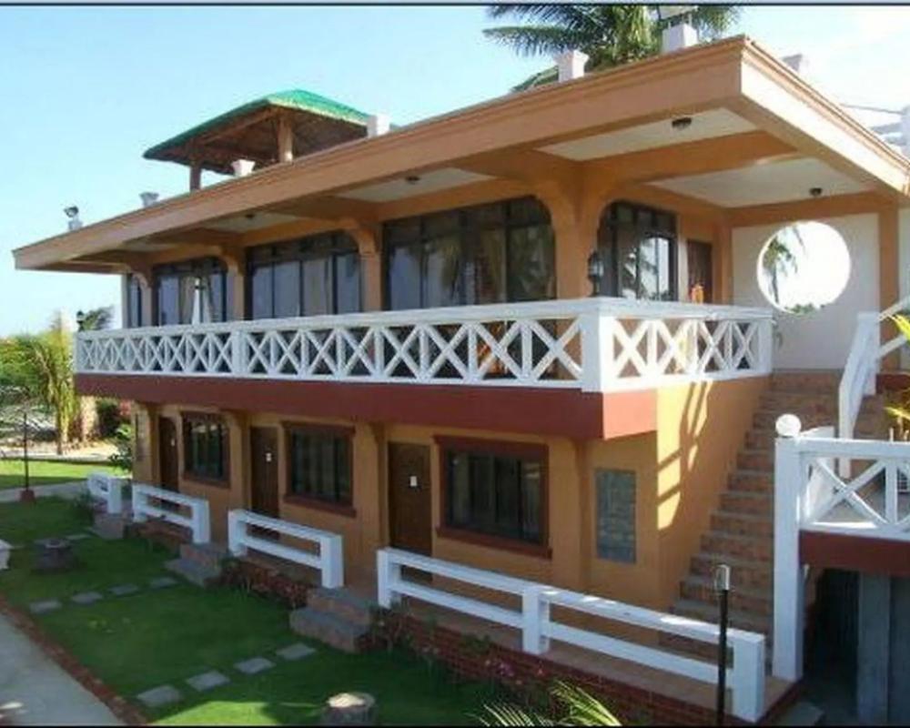 Punta Riviera Resort