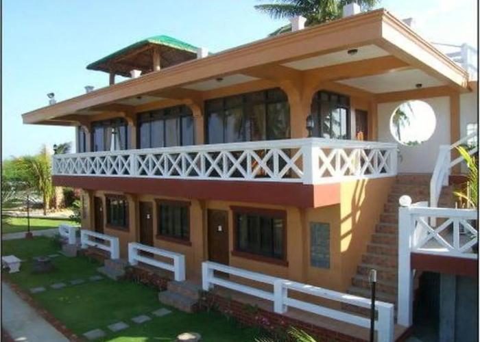 Punta Riviera Resort