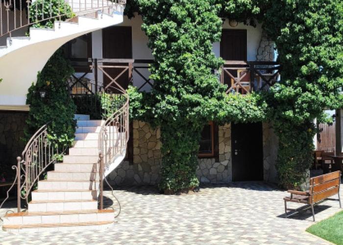 Albatros Guest House