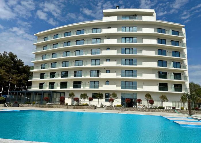 Raymoris Hotel