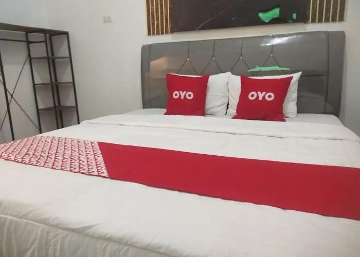 OYO 93990 Guest House Maria