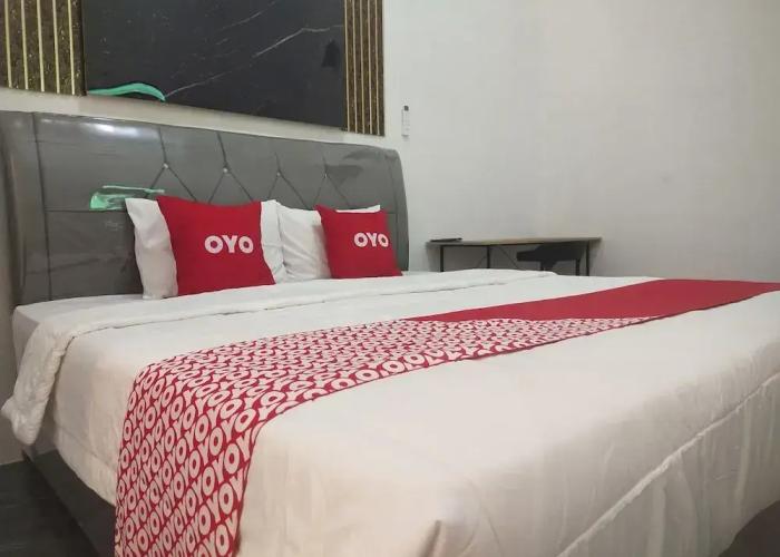 OYO 93990 Guest House Maria