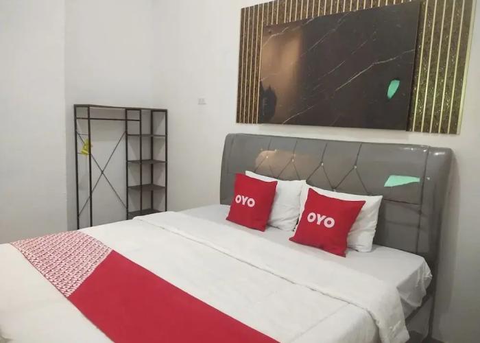 OYO 93990 Guest House Maria