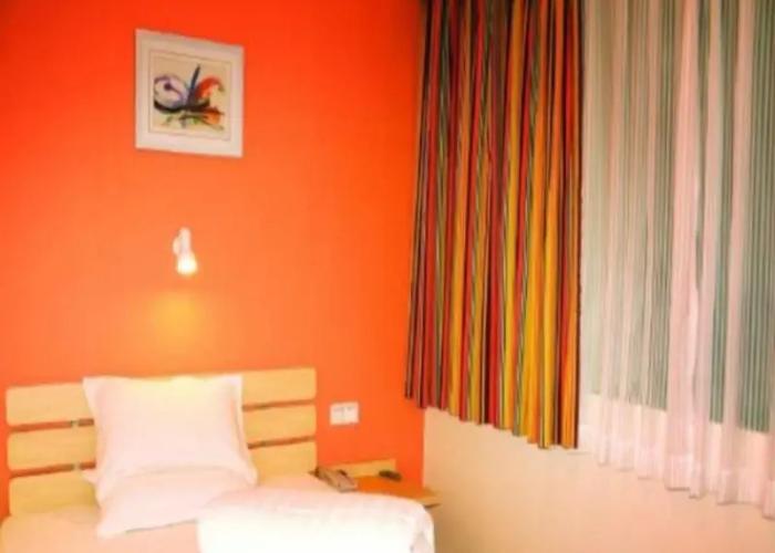 7 Days Inn Bazhong Nan Chi South Road Fenghuang City Branch