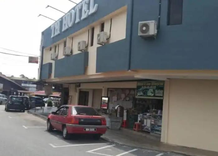 OYO 90445 Th Hotel