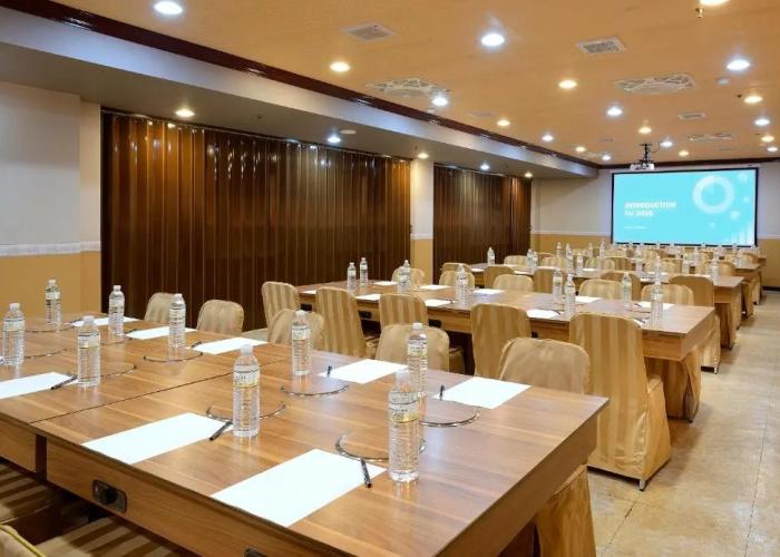 Jinsa Lakeside View Hotel
