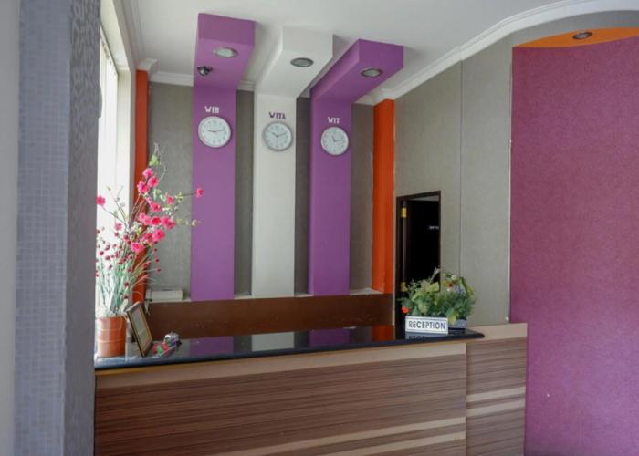 RedDoorz near Monumen Habibi Ainun
