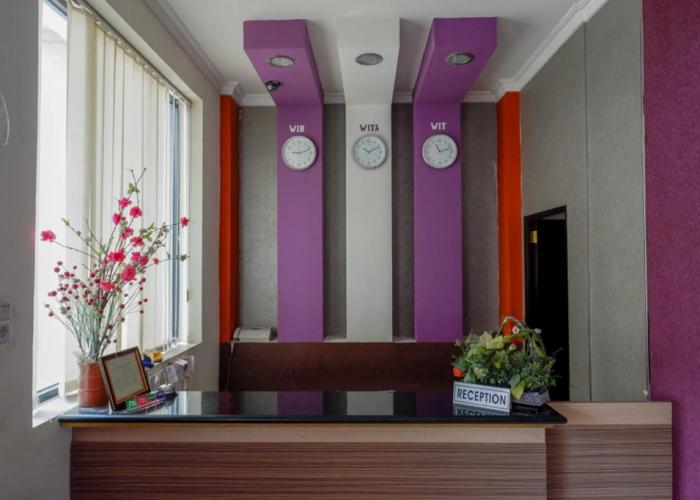 RedDoorz near Monumen Habibi Ainun