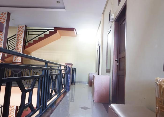 OYO 93414 Wisma Ratu Syariah Near SMP Negeri 2 Watang Pulu