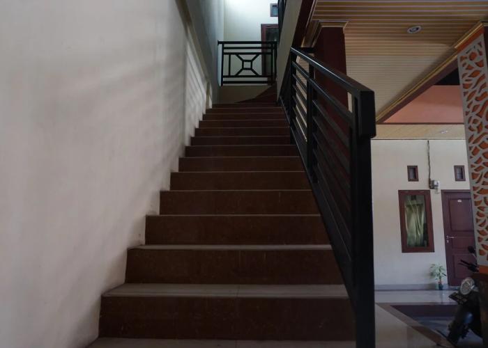 OYO 93414 Wisma Ratu Syariah Near SMP Negeri 2 Watang Pulu