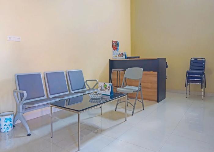 OYO 93414 Wisma Ratu Syariah Near SMP Negeri 2 Watang Pulu
