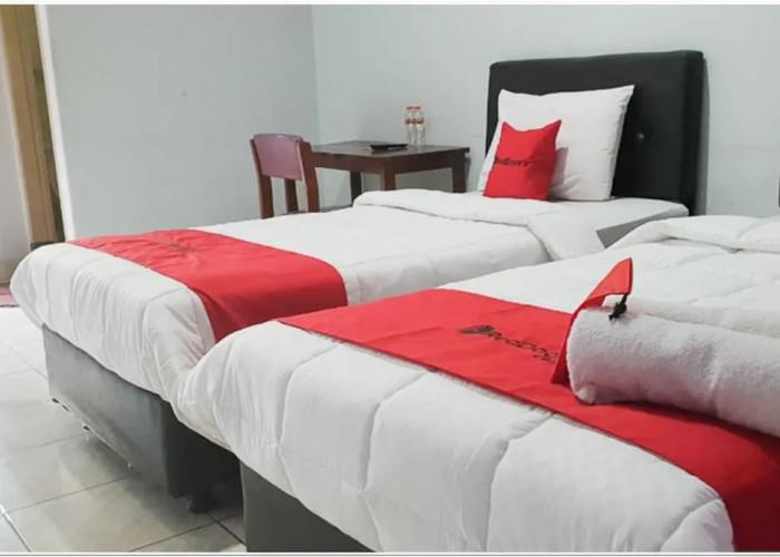 RedDoorz near Bojonegoro Train Station