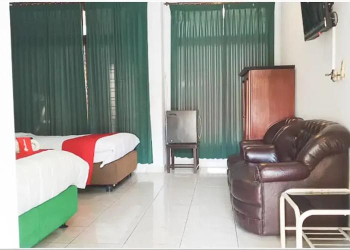 RedDoorz near Bojonegoro Train Station