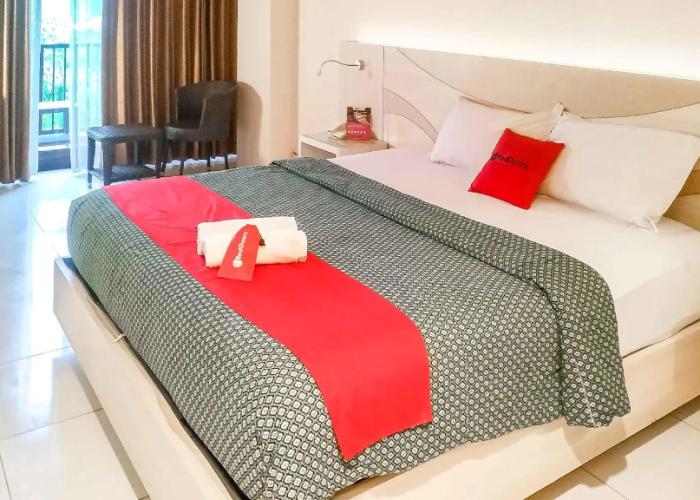 RedDoorz Premium @ Jalan Veteran Bojonegoro