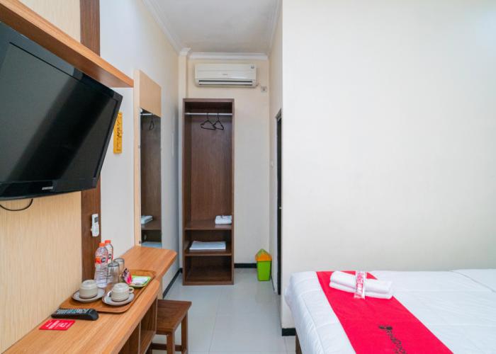 RedDoorz Plus Syariah @ Jalan Dokter Wahidin Bojonegoro