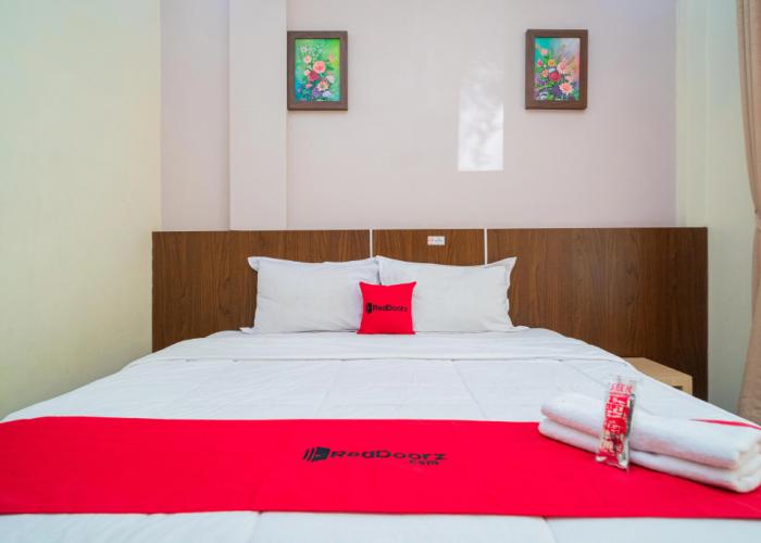 RedDoorz Plus Syariah @ Jalan Dokter Wahidin Bojonegoro