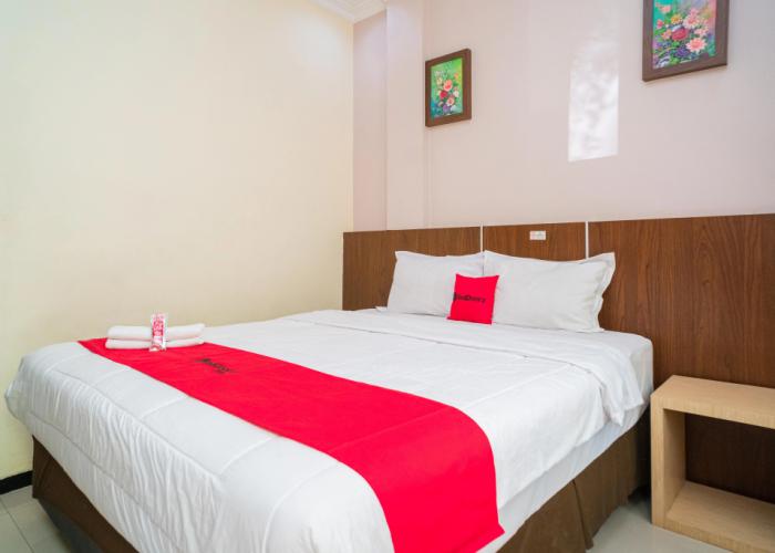 RedDoorz Plus Syariah @ Jalan Dokter Wahidin Bojonegoro