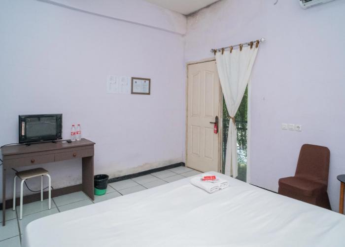 RedDoorz Plus Syariah @ Lotus Hotel Bojonegoro