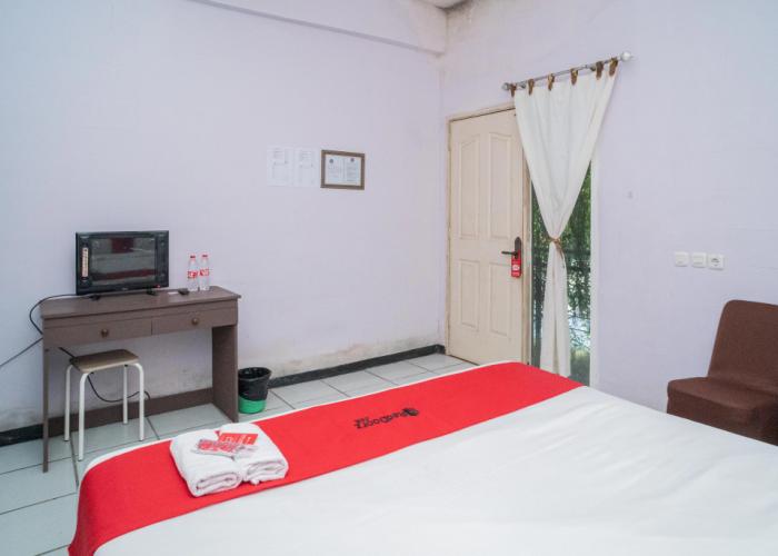 RedDoorz Plus Syariah @ Lotus Hotel Bojonegoro