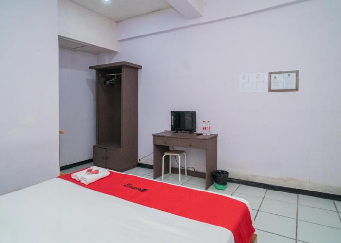 RedDoorz Plus Syariah @ Lotus Hotel Bojonegoro