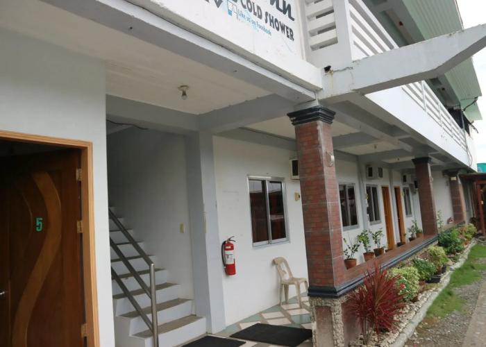 Pacific Waves Inn