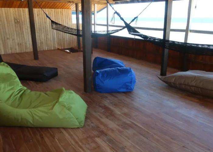 Phinisi Hostel Bira