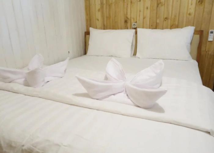 Phinisi Hostel Bira