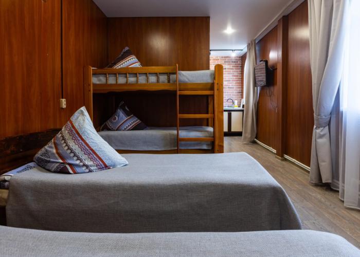 Shirokij Dol Guest House