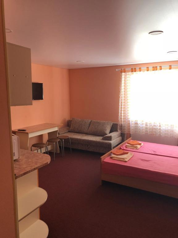 4 Apelsina Apartments