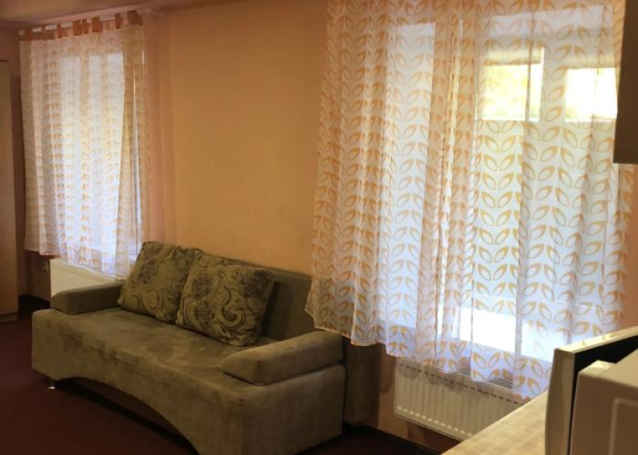 4 Apelsina Apartments