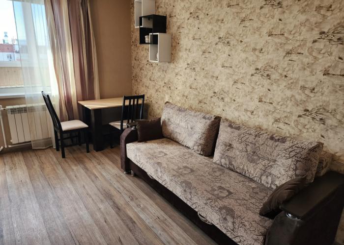 Studiya S Balkonom I Vidom Na Ozero Chebarkul Ryadom S Vokzalom Flat