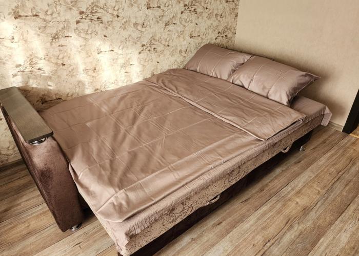 Studiya S Balkonom I Vidom Na Ozero Chebarkul Ryadom S Vokzalom Flat
