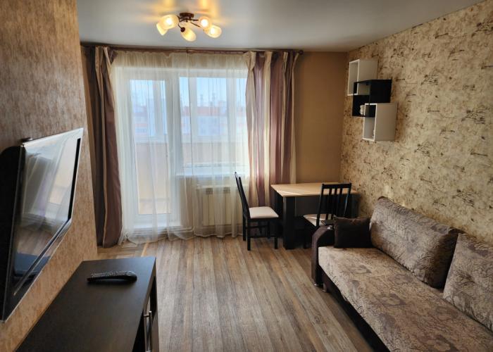 Studiya S Balkonom I Vidom Na Ozero Chebarkul Ryadom S Vokzalom Flat