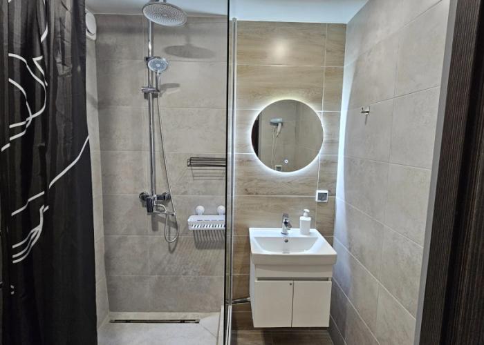 Prostornaya dvukhkomnatnaya Flat