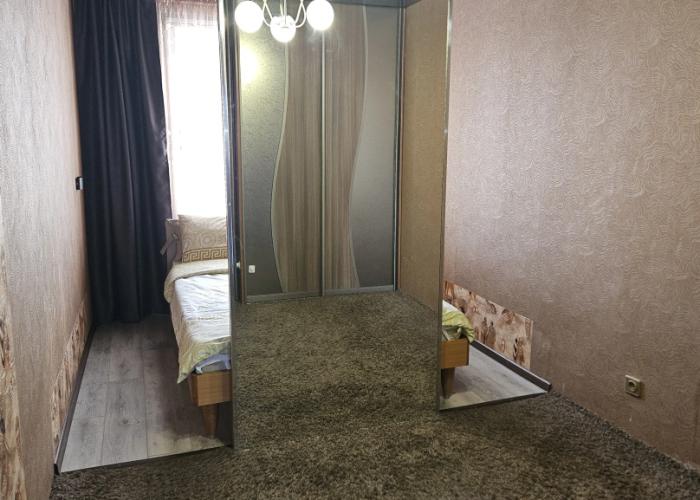 3-kh komnatnaya Zaslavskogo 17 Flat
