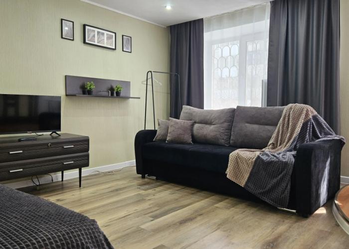 Lunacharskogo 86 Flat