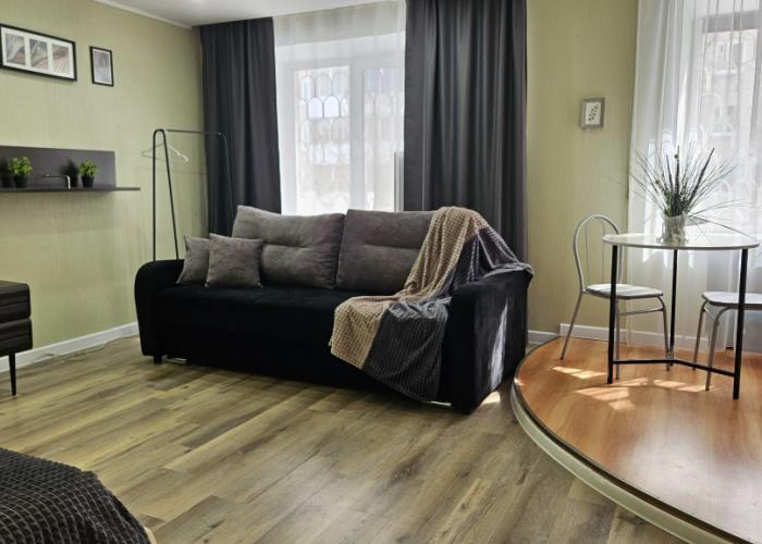 Lunacharskogo 86 Flat
