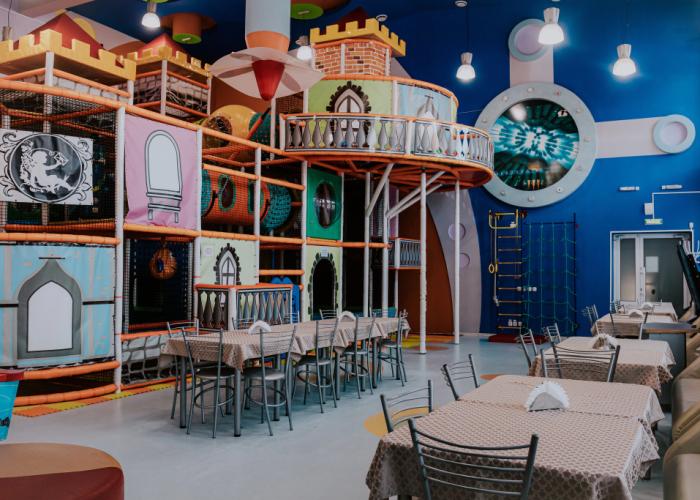 PenguiN Hotel and Entertainment Center
