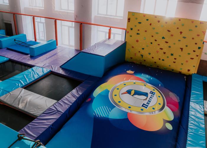 PenguiN Hotel and Entertainment Center