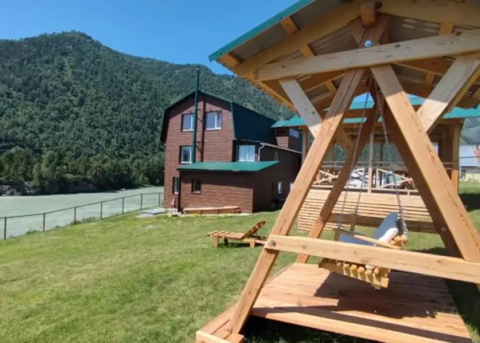 Lyubo-Dorogo Guest House