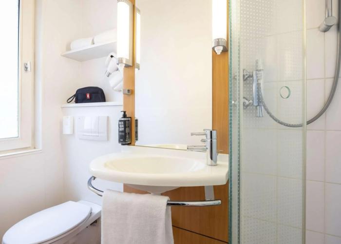 MOXY London Heathrow Airport